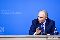 Путин распорядился выплатить новым контрактникам по 400 тысяч рублей
